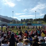 Studenti e studentesse allo Stadio del Ghiaccio