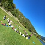 ragazze ragazzi classi quinte al lago